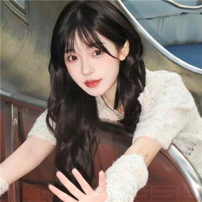 想踢沉迷男的女人
